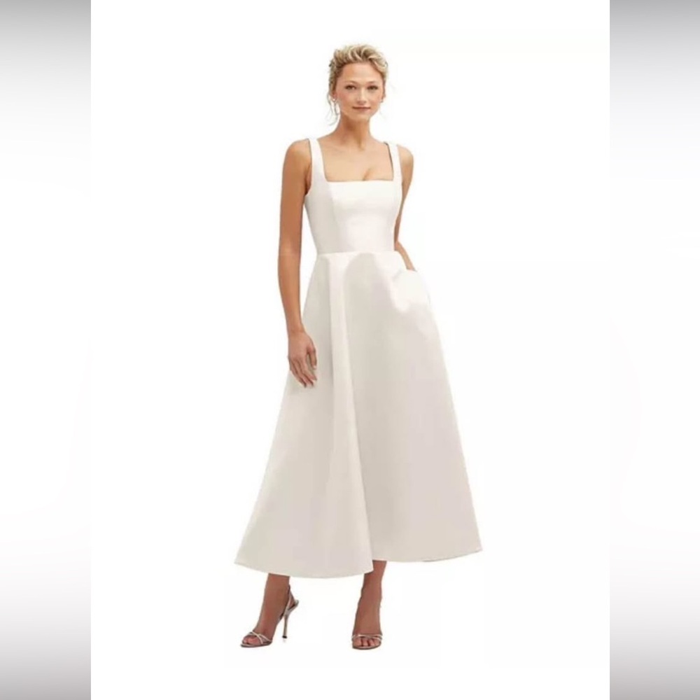 Elegant White Sleeveless Dress